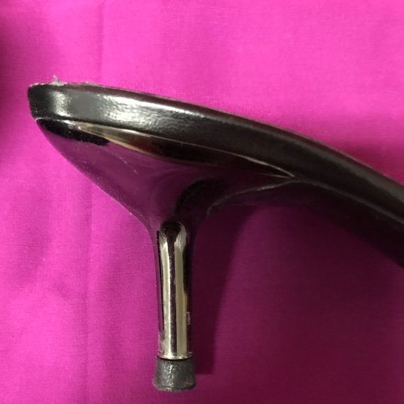 Shoes - Picture 3 of 4